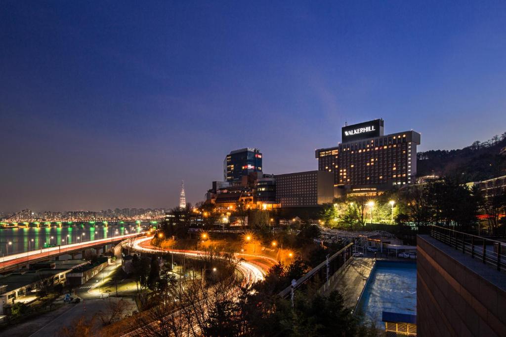 Grand Walkerhill Seoul, Сеул