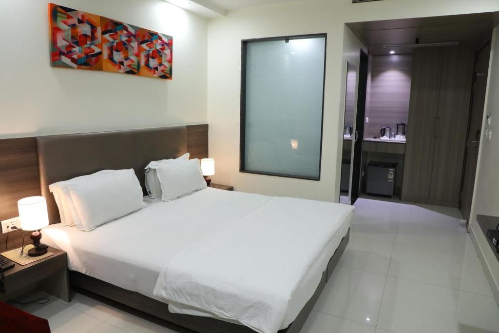 Двухместный (Executive Room with Early check-in By 3 Hours,Late check-out by 3 hours), Hotel Sopan Heights