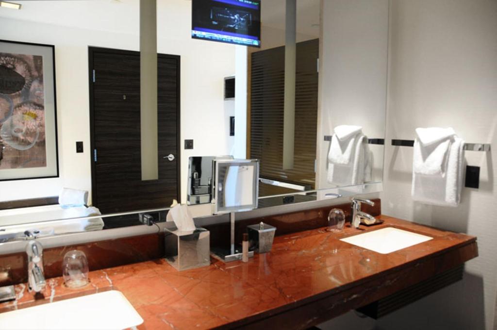 Двухместный (Номер Делюкс с кроватью размера «king-size» или 2 кроватями размера «queen-size», живописный вид), M Resort Spa & Casino