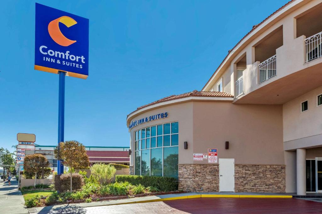 Comfort Inn & Suites Near Universal - North Hollywood – Burbank, Лос-Анджелес