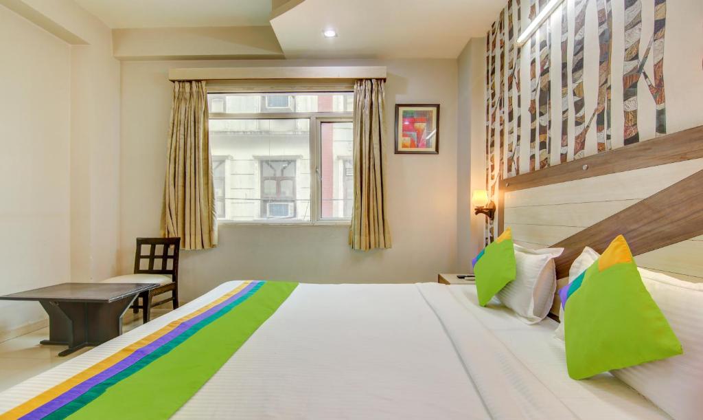 Двухместный ([Sanitized] Deluxe Double Room), Treebo Rockwell Plaza