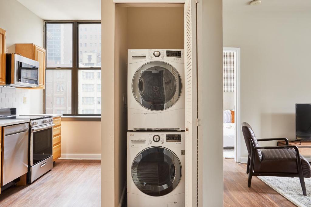 Сьюит (Люкс с кроватью размера «king-size»), Sonder l Liberty Place