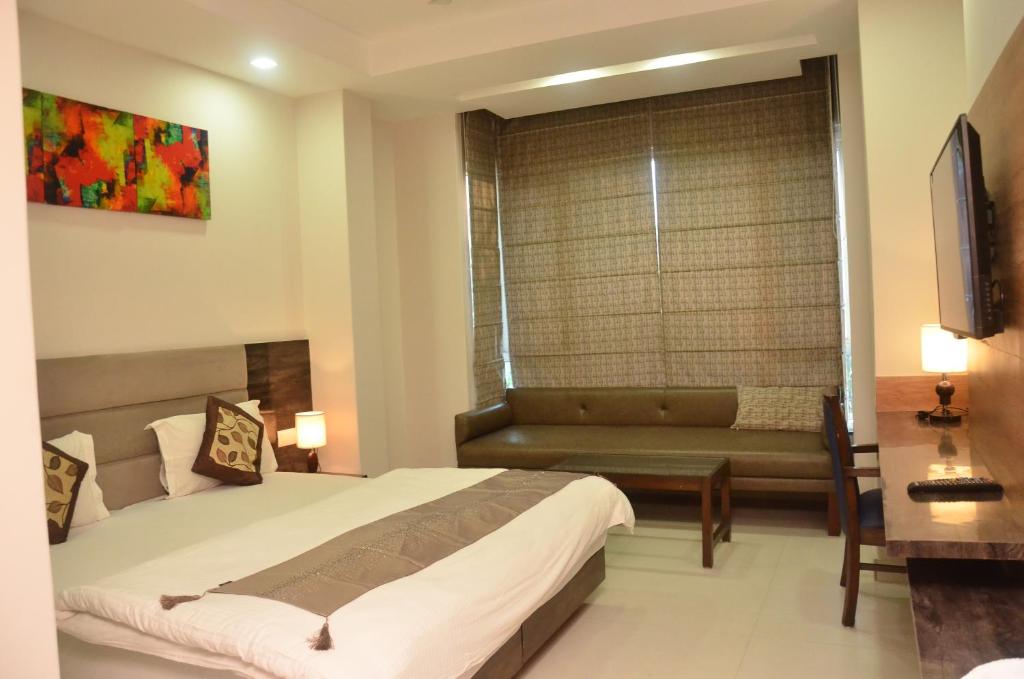 Двухместный (Executive Room with Early check-in By 3 Hours,Late check-out by 3 hours), Hotel Sopan Heights