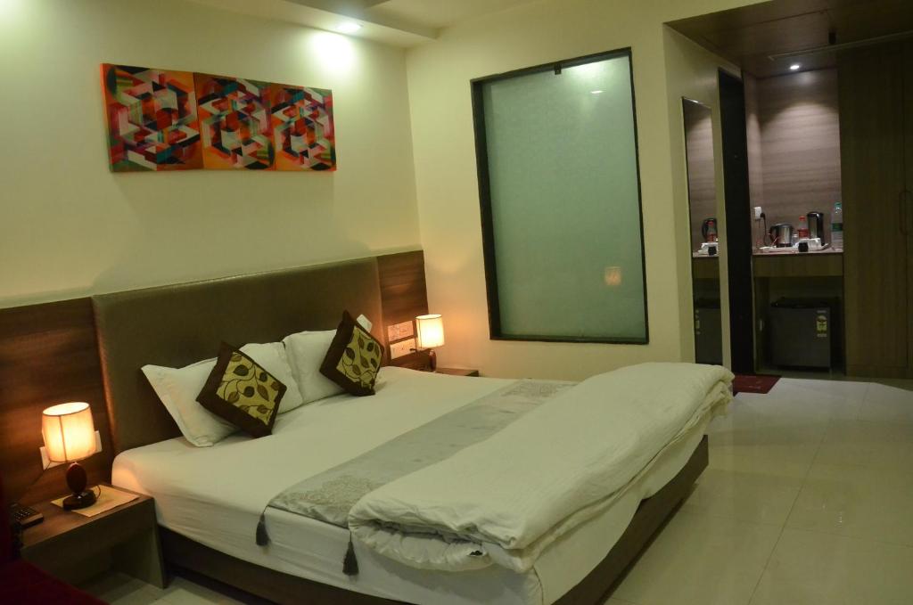 Двухместный (Executive Room with Early check-in By 3 Hours,Late check-out by 3 hours), Hotel Sopan Heights