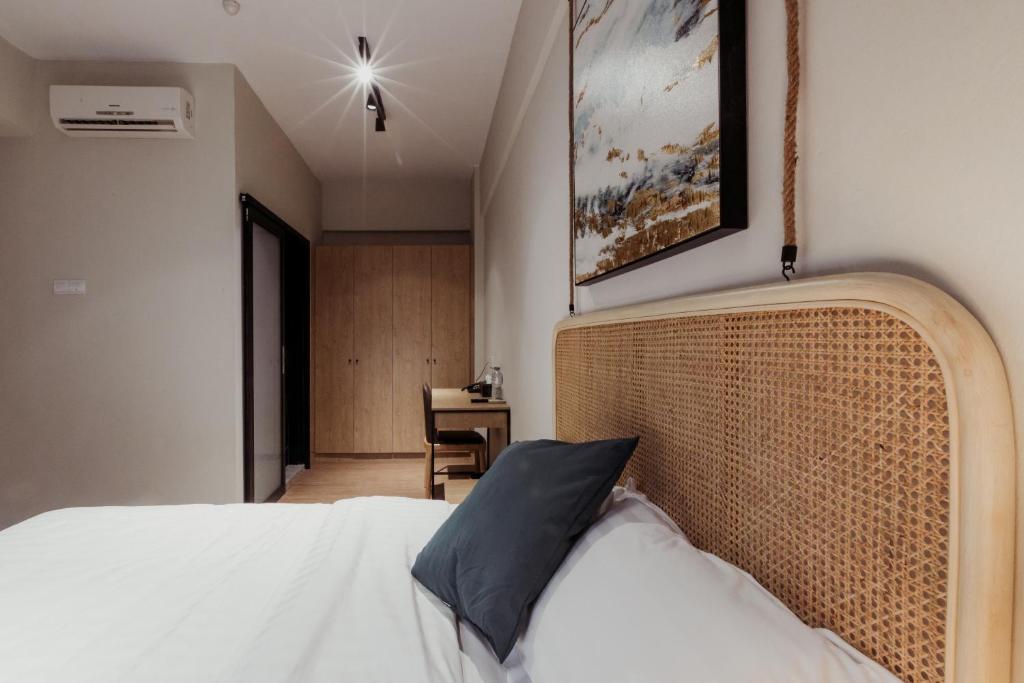 Двухместный (Weekday Special Deal - Standard Queen Room), Urban Living Residence