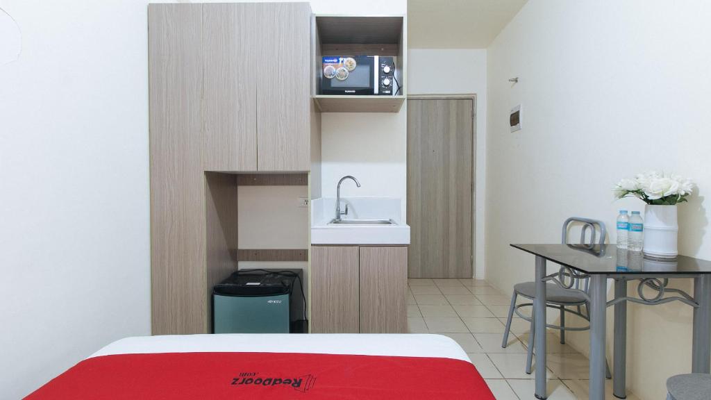 Двухместный (Номер Делюкс), RedDoorz Plus @ Urban Deca Tower Edsa 2