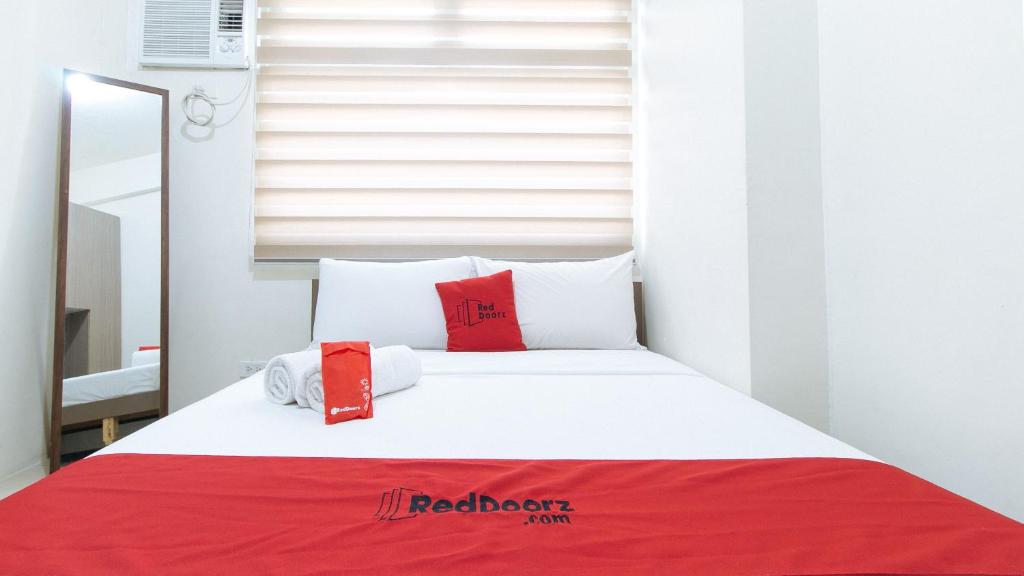 Двухместный (Номер Делюкс), RedDoorz Plus @ Urban Deca Tower Edsa 2