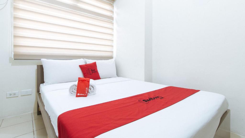 Двухместный (Номер Делюкс), RedDoorz Plus @ Urban Deca Tower Edsa 2