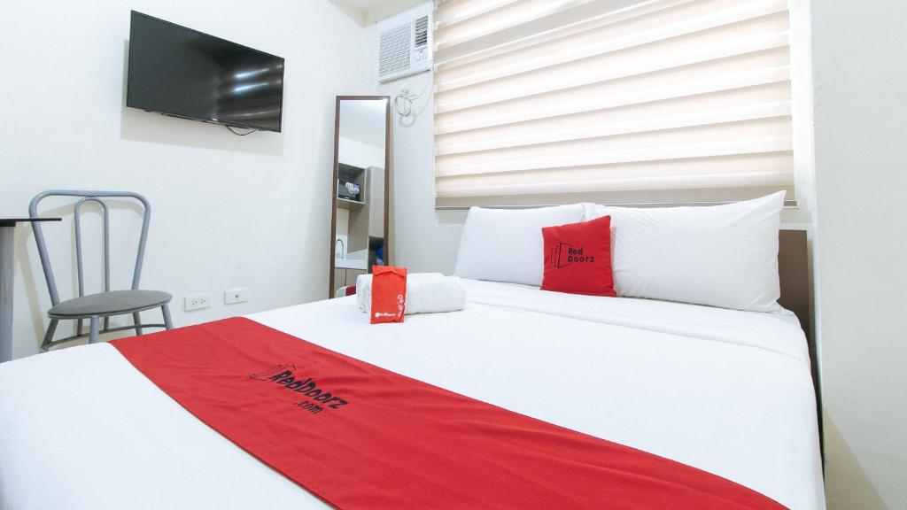 Двухместный (Номер Делюкс), RedDoorz Plus @ Urban Deca Tower Edsa 2