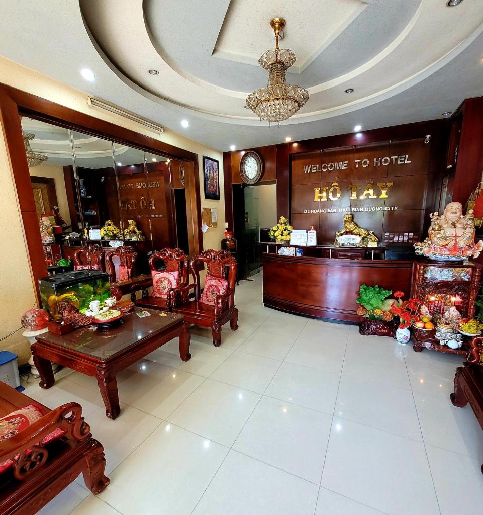 Hồ Tây Hotel, Хошимин