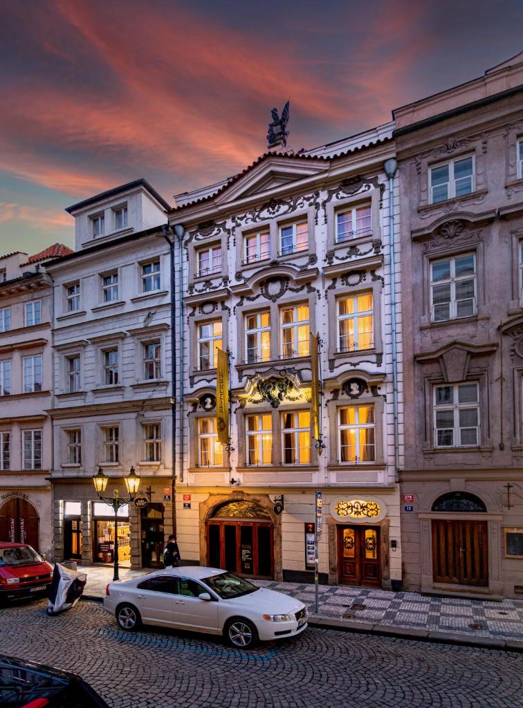Отель Residence U Černého Orla, Прага