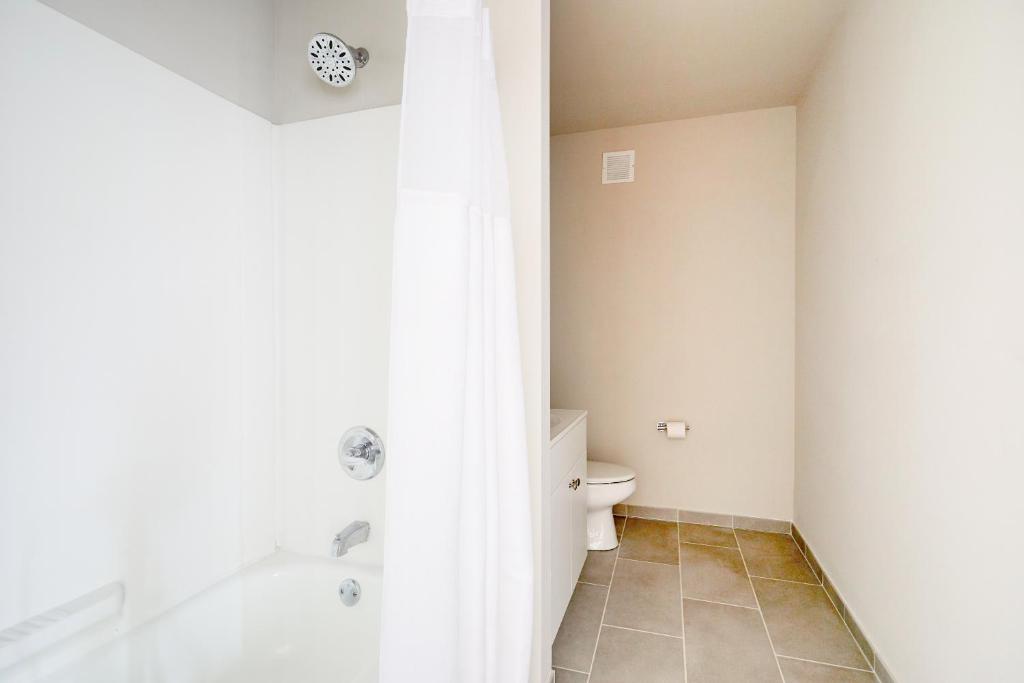 Сьюит (Суперлюкс с кроватью размера 