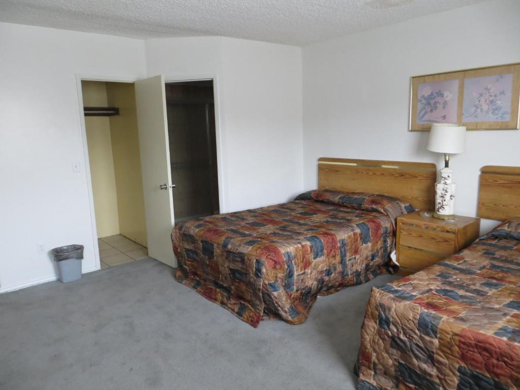 Семейный (Двухместный номер с 2 двуспальными кроватями), Jet Inn