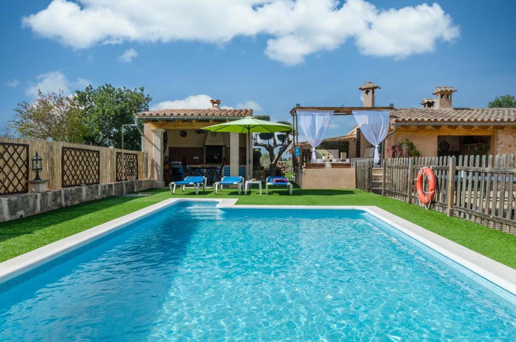 YourHouse Son Sitges family-friendly villa, Инка