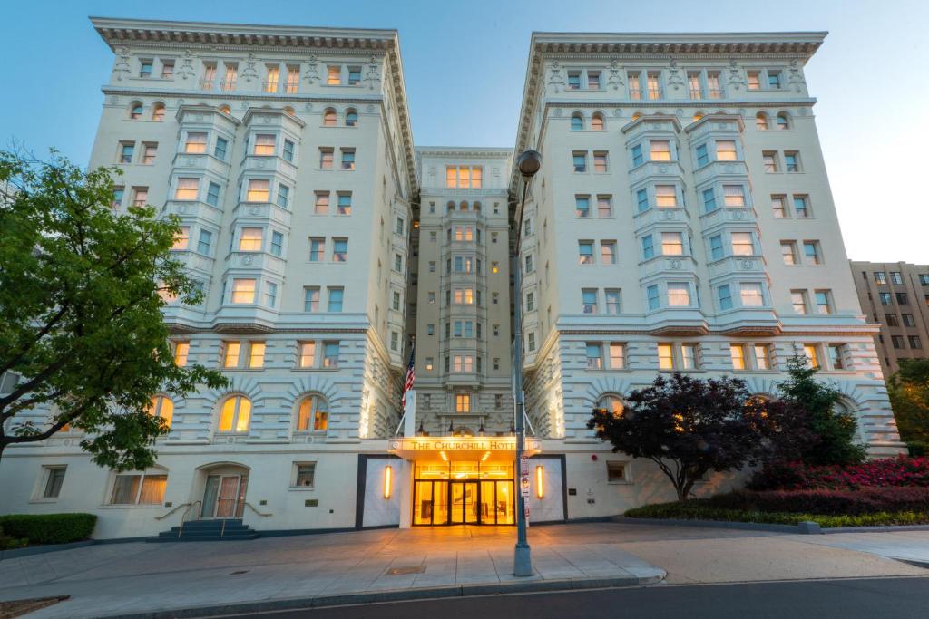 The Churchill Hotel Near Embassy Row, Вашингтон