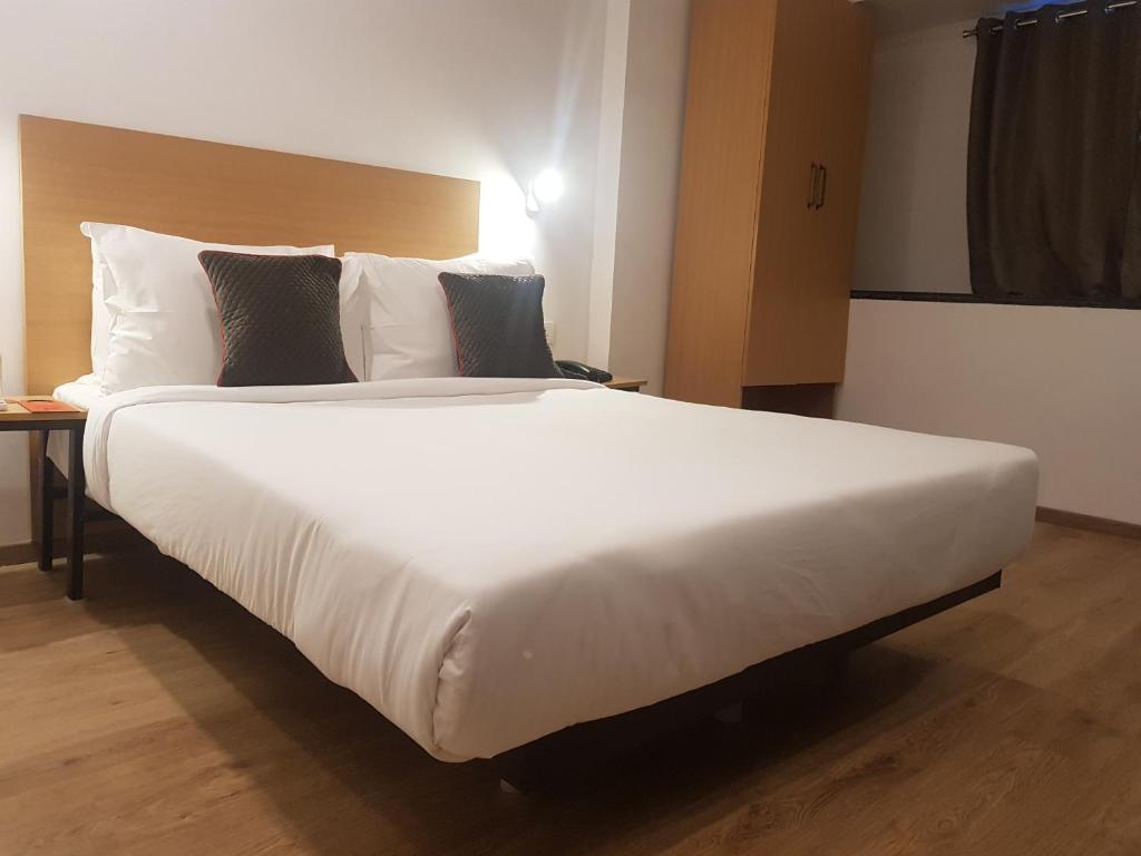 The UniContinental, Mumbai, Мумбай