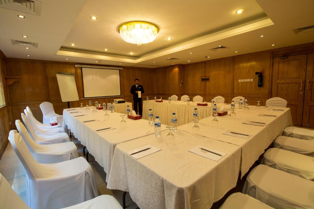 Отель Imperial Suites Hotel, Дубай