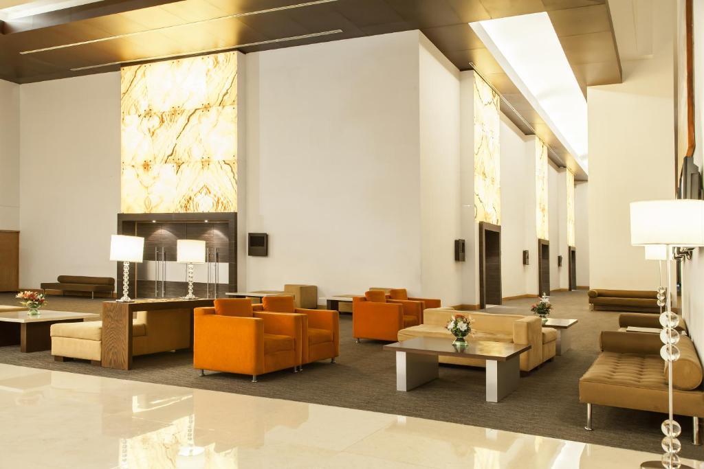 NH Collection Mexico City Airport T2, Мехико