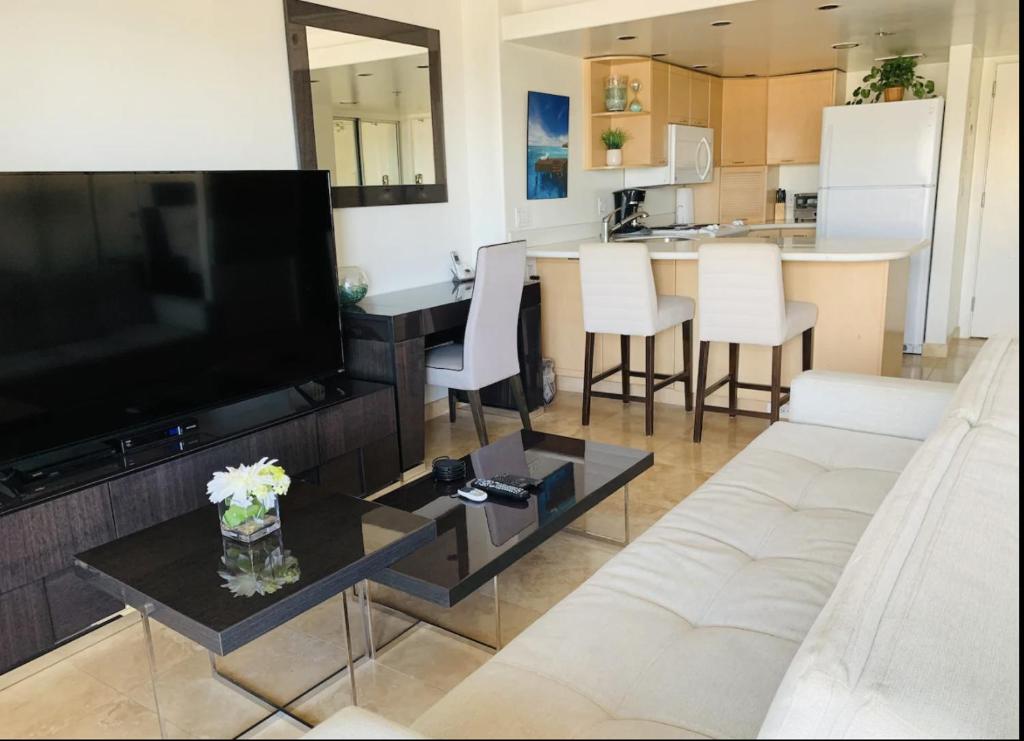 Студио (Номер-студия с видом на океан), Ilikai Hotel Condominiums