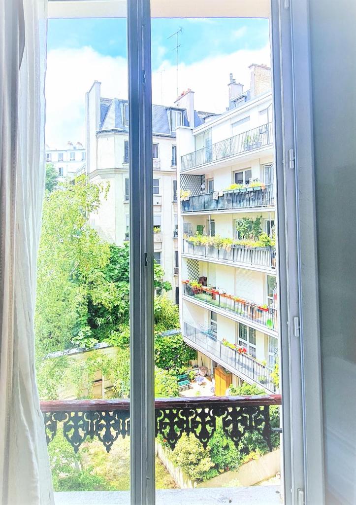 Hotel de France 18, Париж