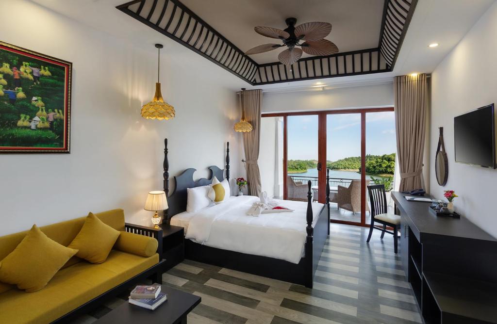 Phong Nha Lake House Resort, Донгхой