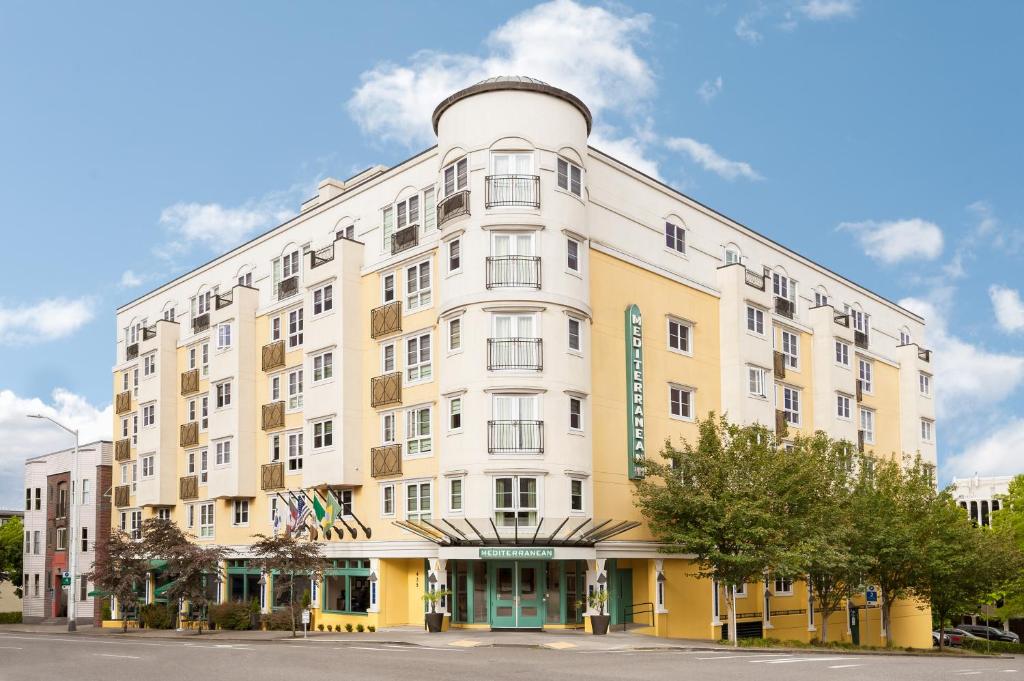 The Mediterranean Inn, Сиэтл