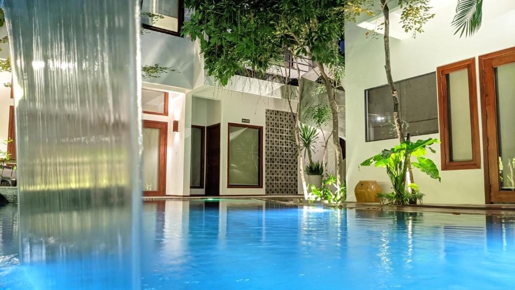 Sarina Hotel & villa, Пномпень