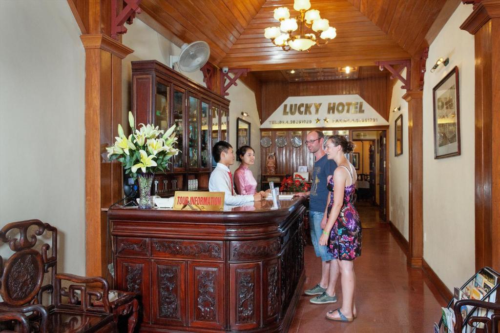 Lucky Hotel, Ханой