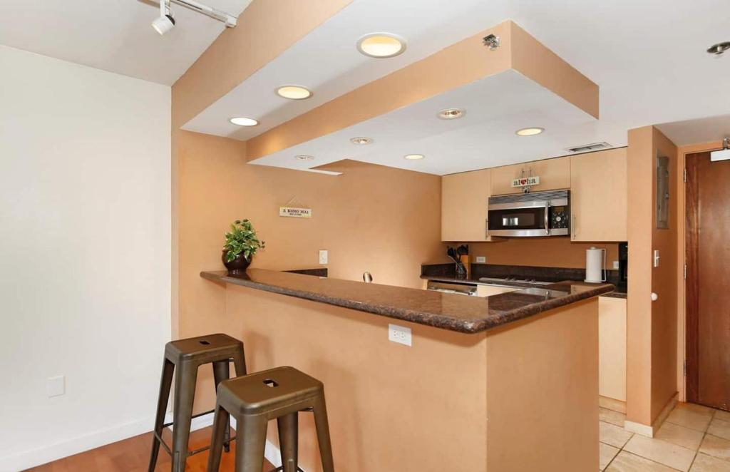 Студио (Номер-студия с видом на горы), Ilikai Hotel Condominiums