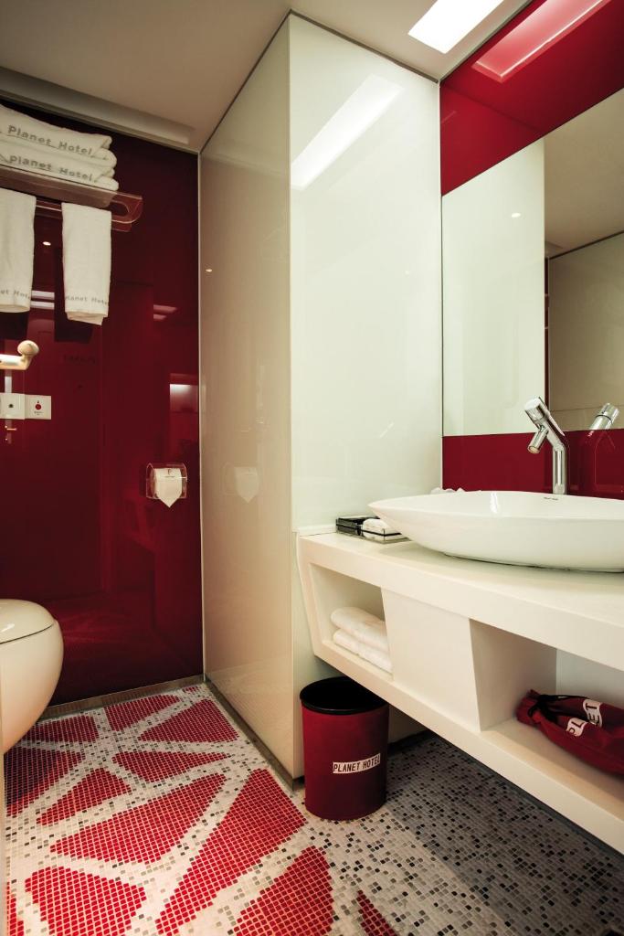 Двухместный (Стандартный двухместный номер с 2 отдельными кроватями), Guangzhou Planet Hotel