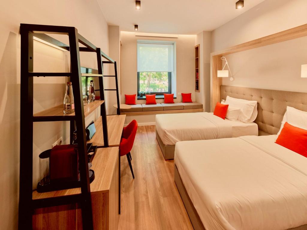 Up Hotel Budapest, Будапешт