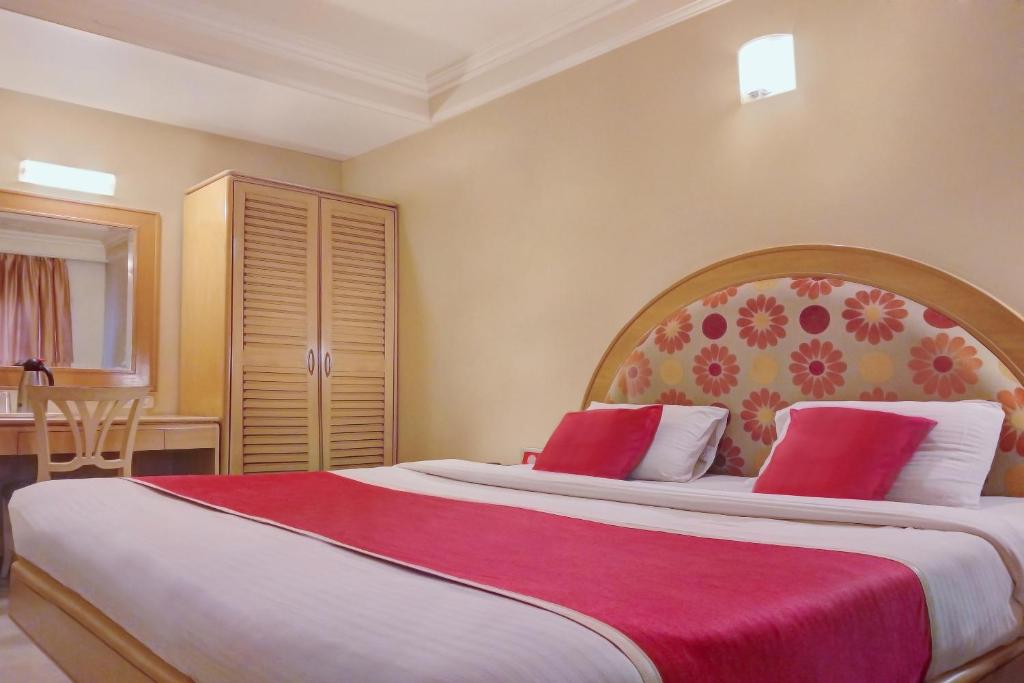 OYO 333 Hotel Crystal Homes, Бангалор