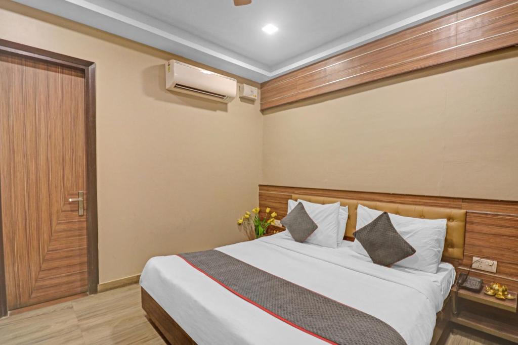 Vaccinated Staff- Townhouse 450 Dwarka 30003, Нью-Дели