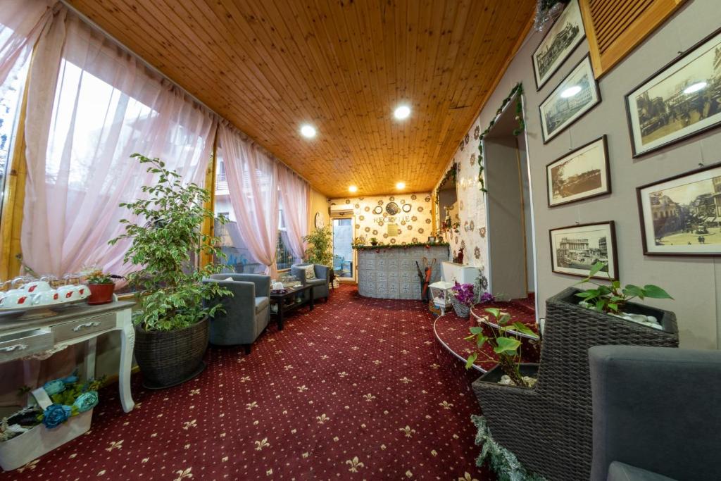 Hotel La Casa, Бухарест