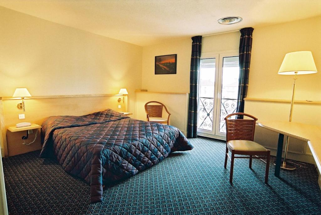 Hotel Le Bourbon Pau Centre, По