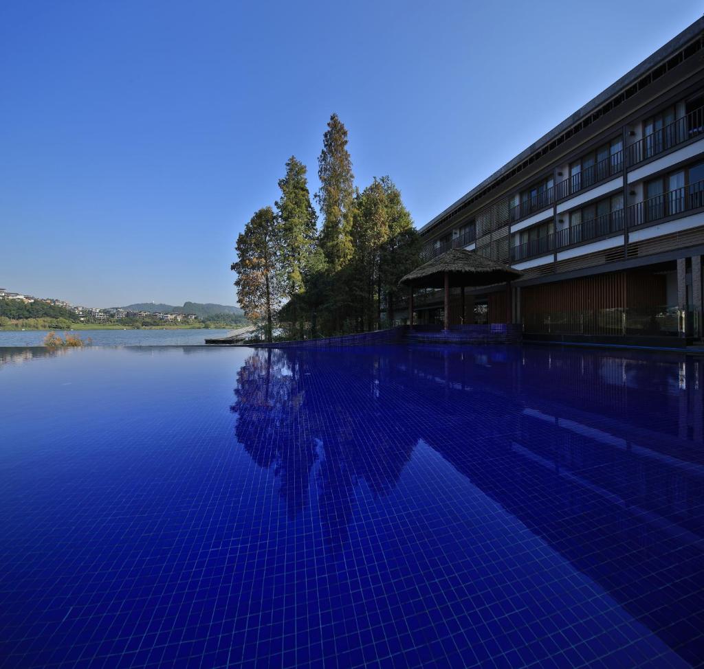 Baiyun Lakeside Hotel, Гуанчжоу