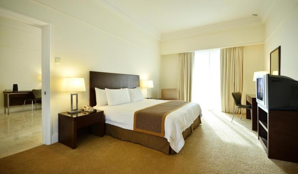 Апартаменты (Номер «Премьер» с 1 спальней (включен завтрак для 2 человек)), PNB Perdana Hotel & Suites On The Park