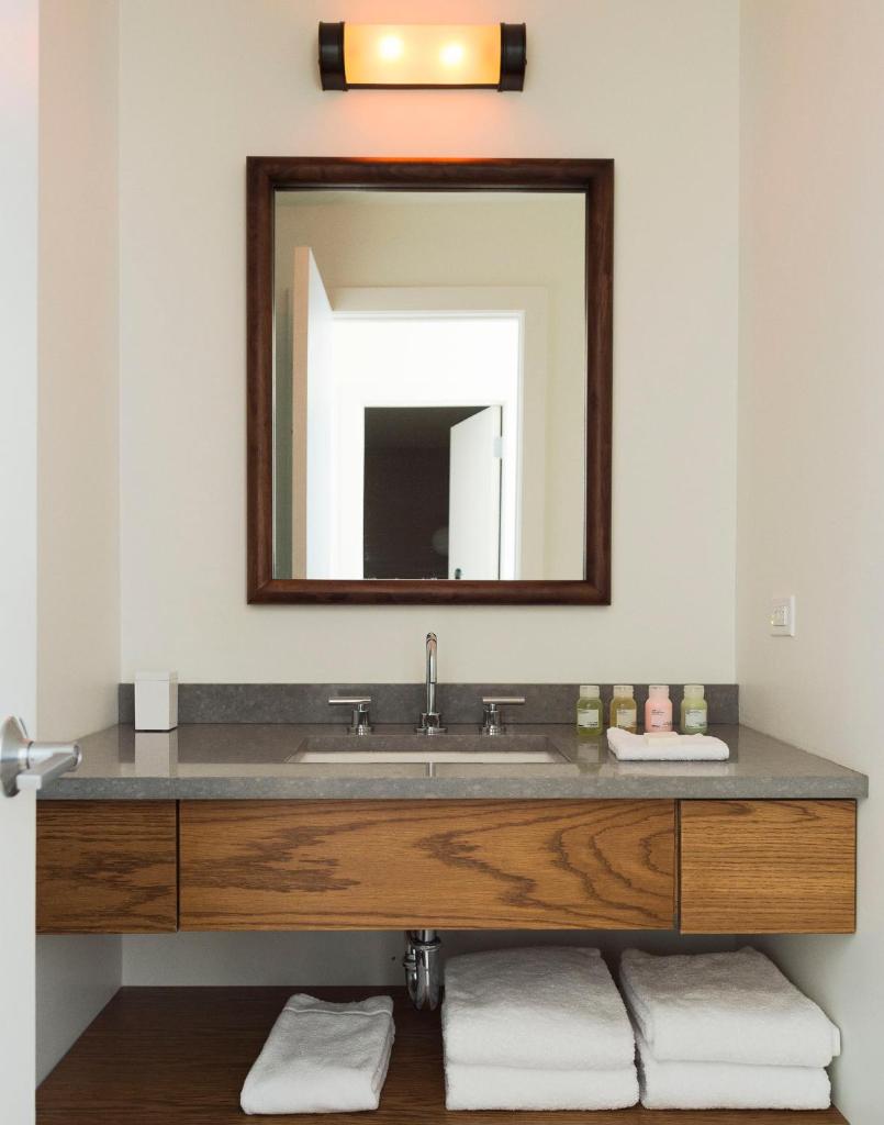 Двухместный (Апартаменты «Премиум» с 1 спальней), ROOST Midtown