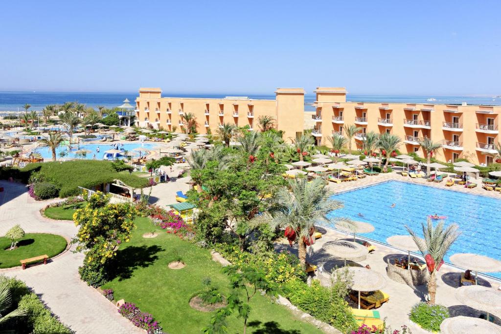 The Three Corners Sunny Beach Resort, Хургада