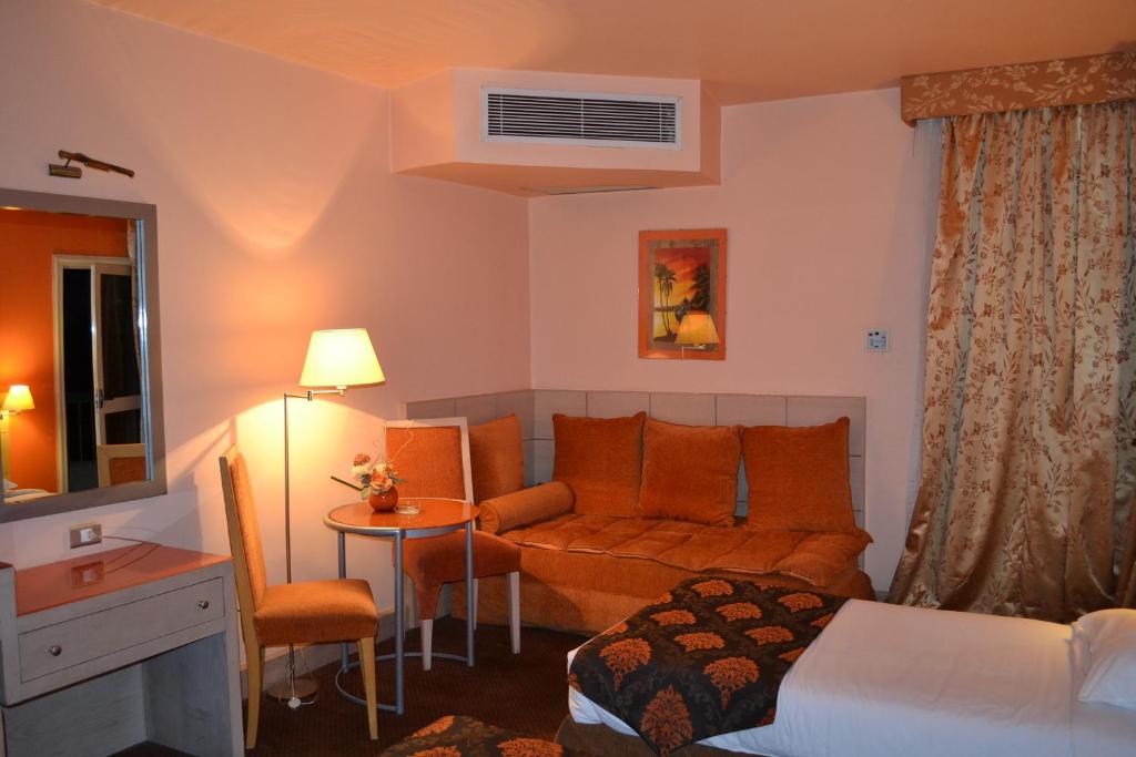 Santana Hotel Cairo, Каир