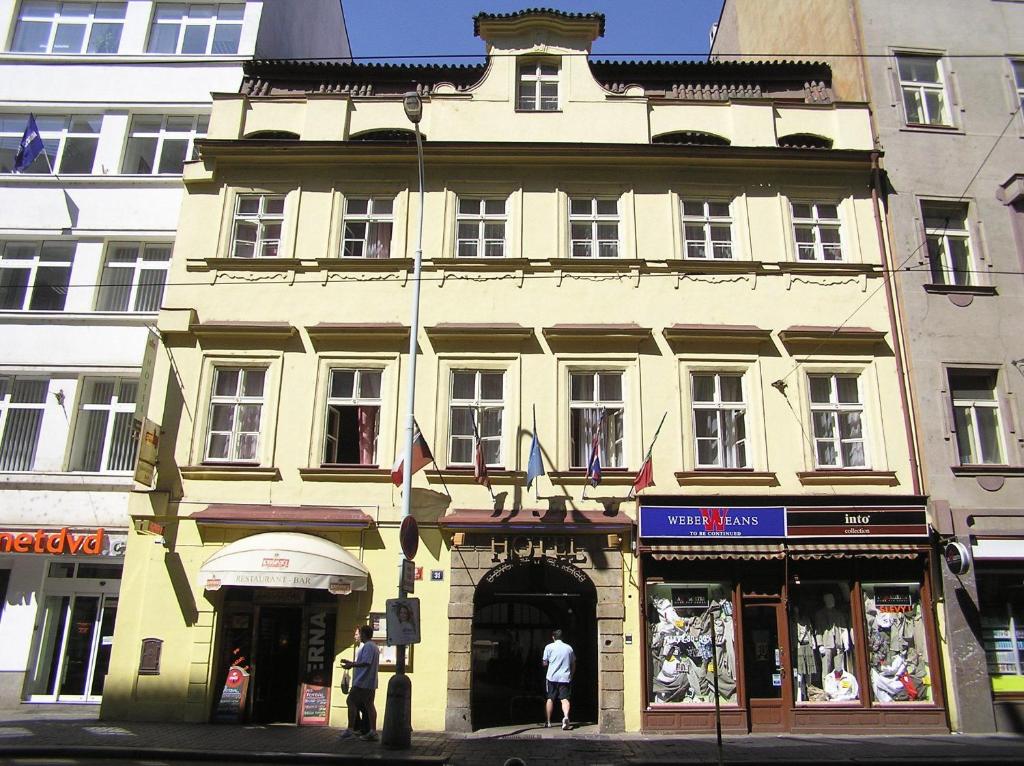 Отель U dvou zlatých klíčů, Прага