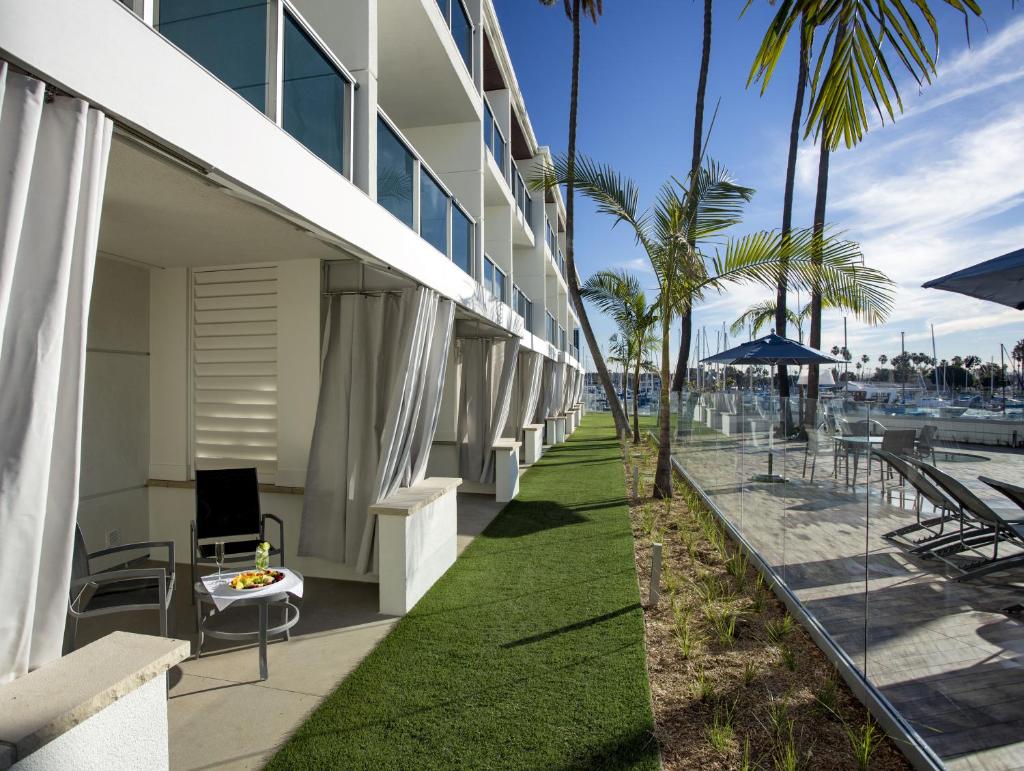 Marina del Rey Hotel, Лос-Анджелес