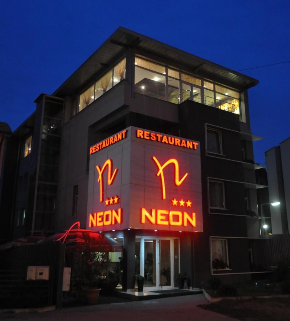 Hotel Neon, Тимишоара