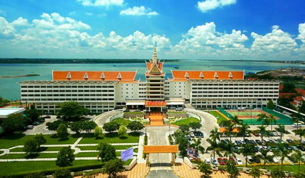 Hotel Cambodiana, Пномпень