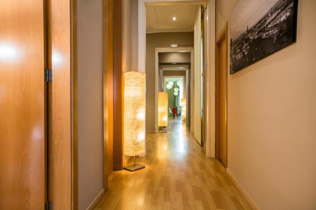 Born Barcelona Hostel, Барселона