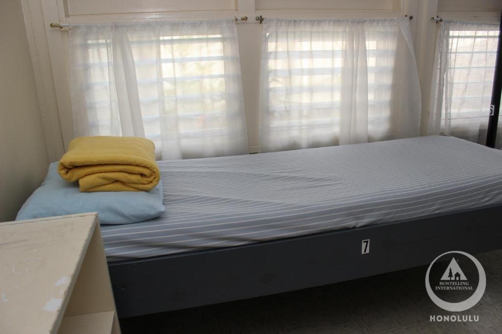 Номер (Спальное место на двухъярусной кровати в общем номере для мужчин), Hostelling International Honolulu