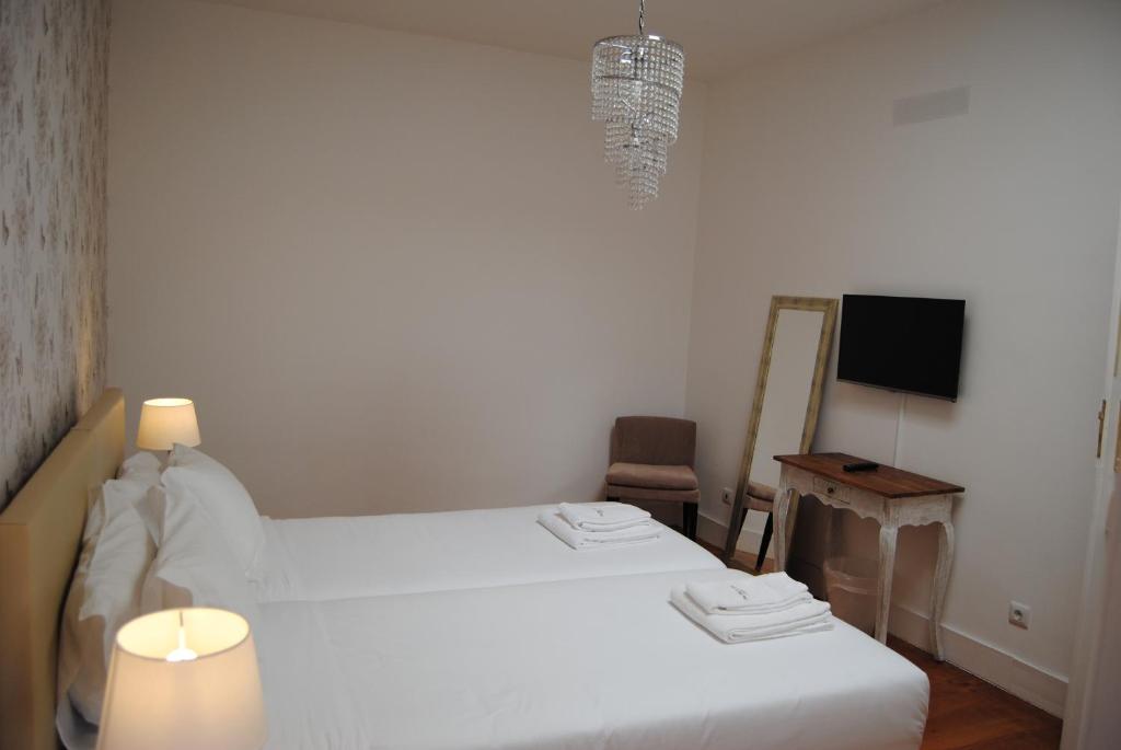 Трехместный (Стандартный трехместный номер с общей ванной комнатой), The Sky Lofts Lisbon - Guesthouse