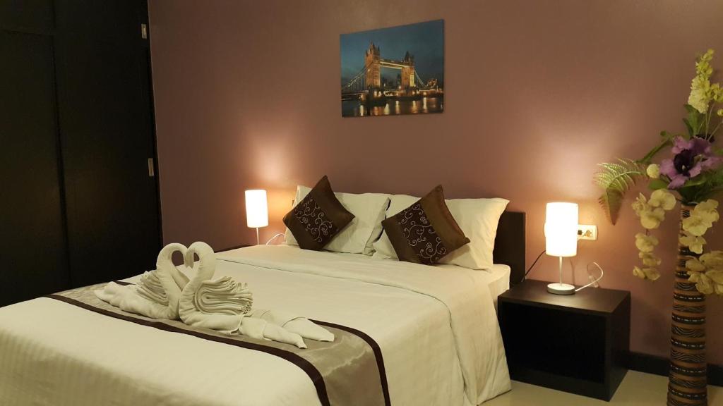 Отель Leelawadee Modern Resort Huaykwang, Бангкок