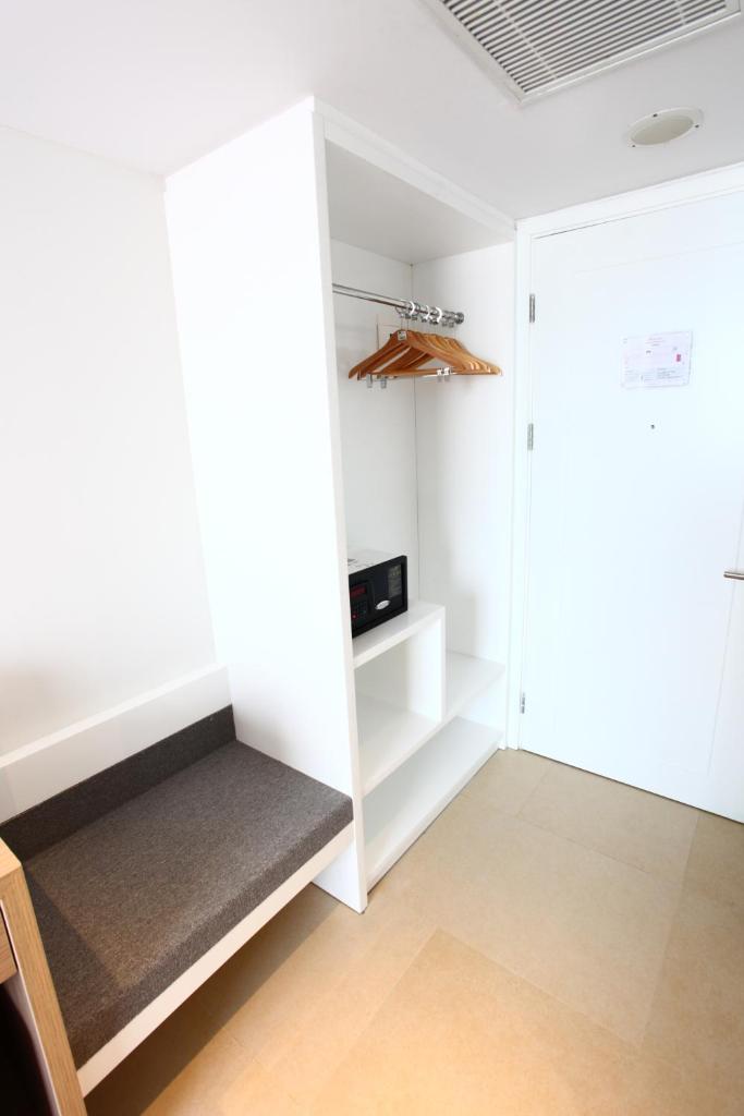 Двухместный (Двухместный номер Делюкс «Голливуд» с 2 отдельными кроватями), Swiss-Belinn Simatupang