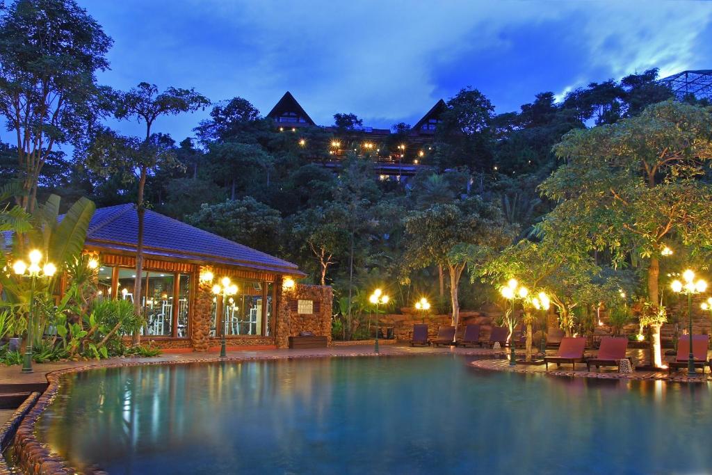 Отель Phu Pha Nam Resort, Лей